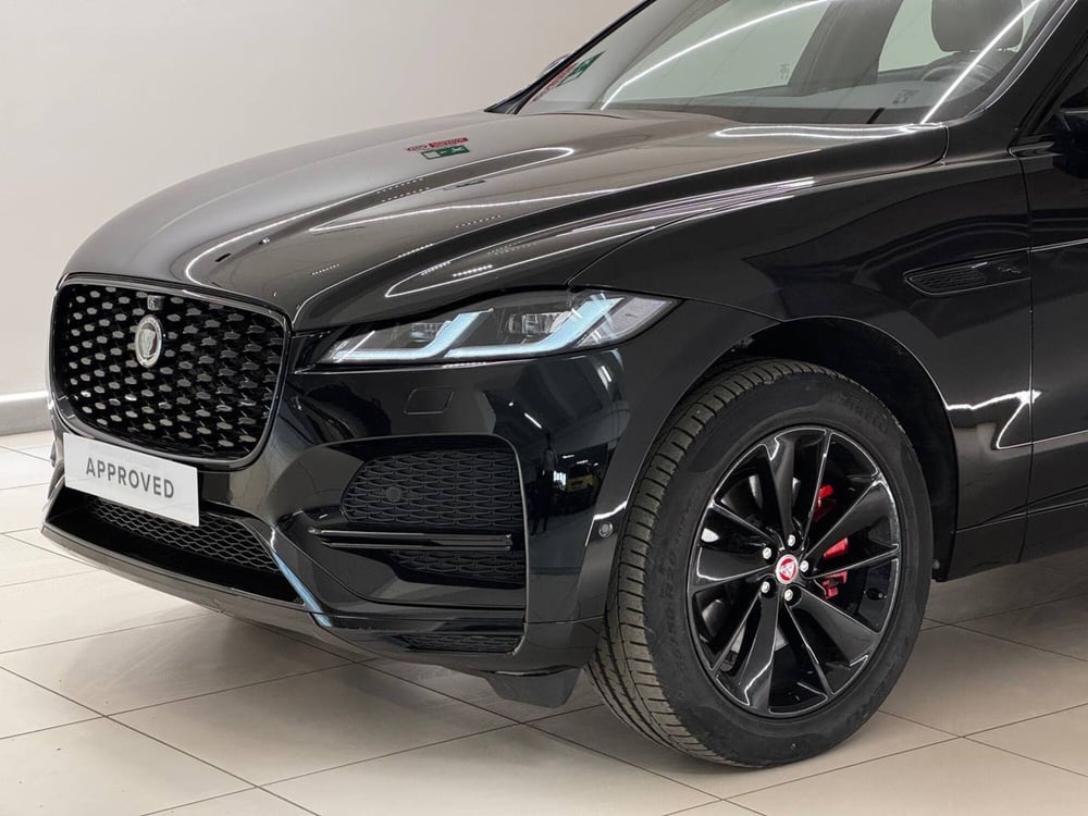 Jaguar F-Pace usata a Savona (18)