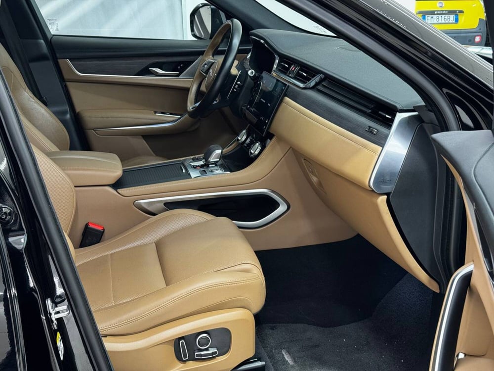 Jaguar F-Pace usata a Savona (3)