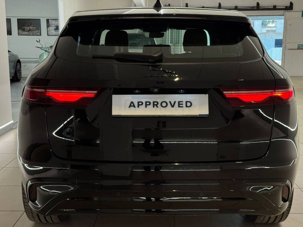 Jaguar F-Pace usata a Savona (7)