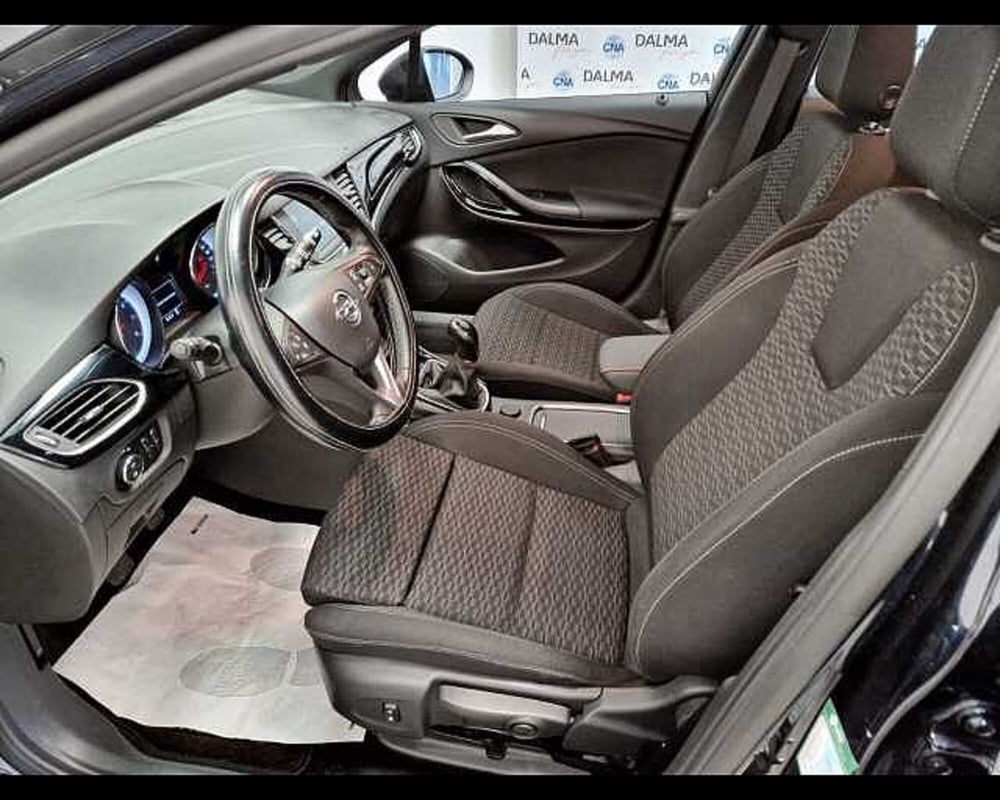 Opel Astra Station Wagon usata a Milano (6)