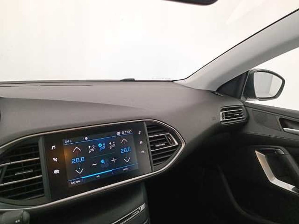 Peugeot 308 SW usata a Venezia (11)