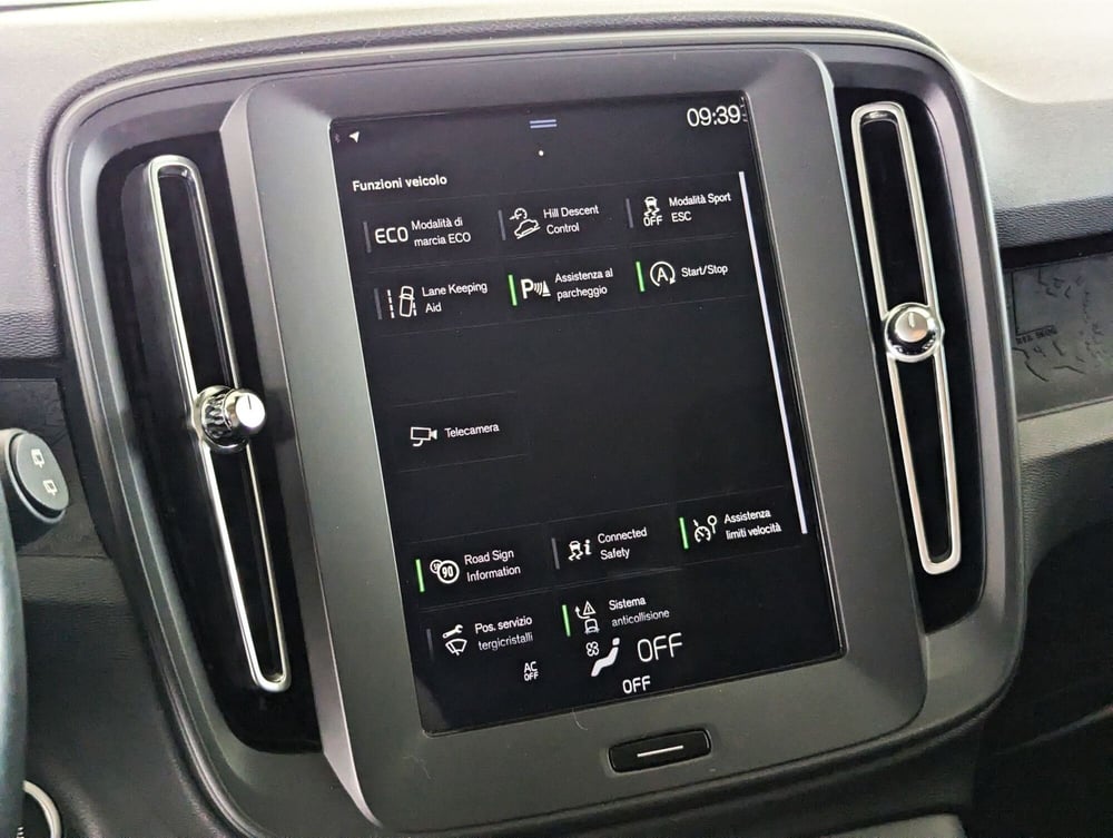 Volvo XC40 usata a Pescara (13)