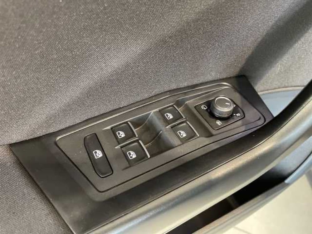 Volkswagen T-Roc usata a Pistoia (17)