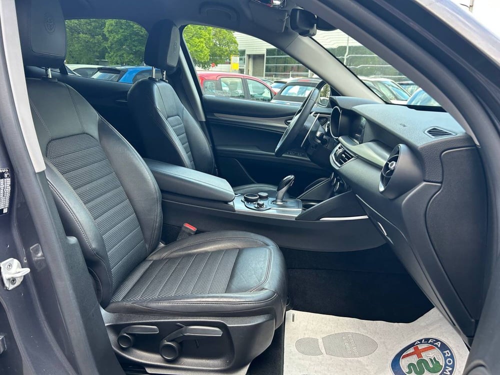 Alfa Romeo Stelvio usata a Ancona (12)