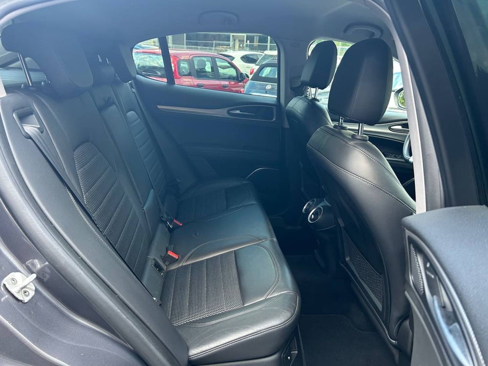 Alfa Romeo Stelvio usata a Ancona (14)