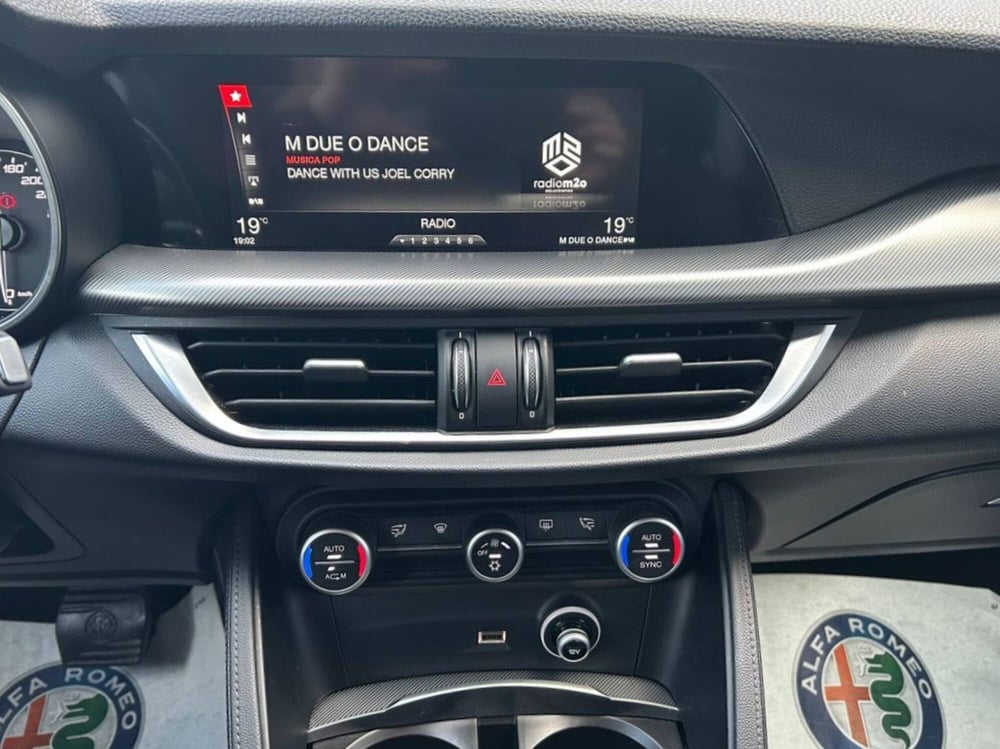 Alfa Romeo Stelvio usata a Ancona (15)