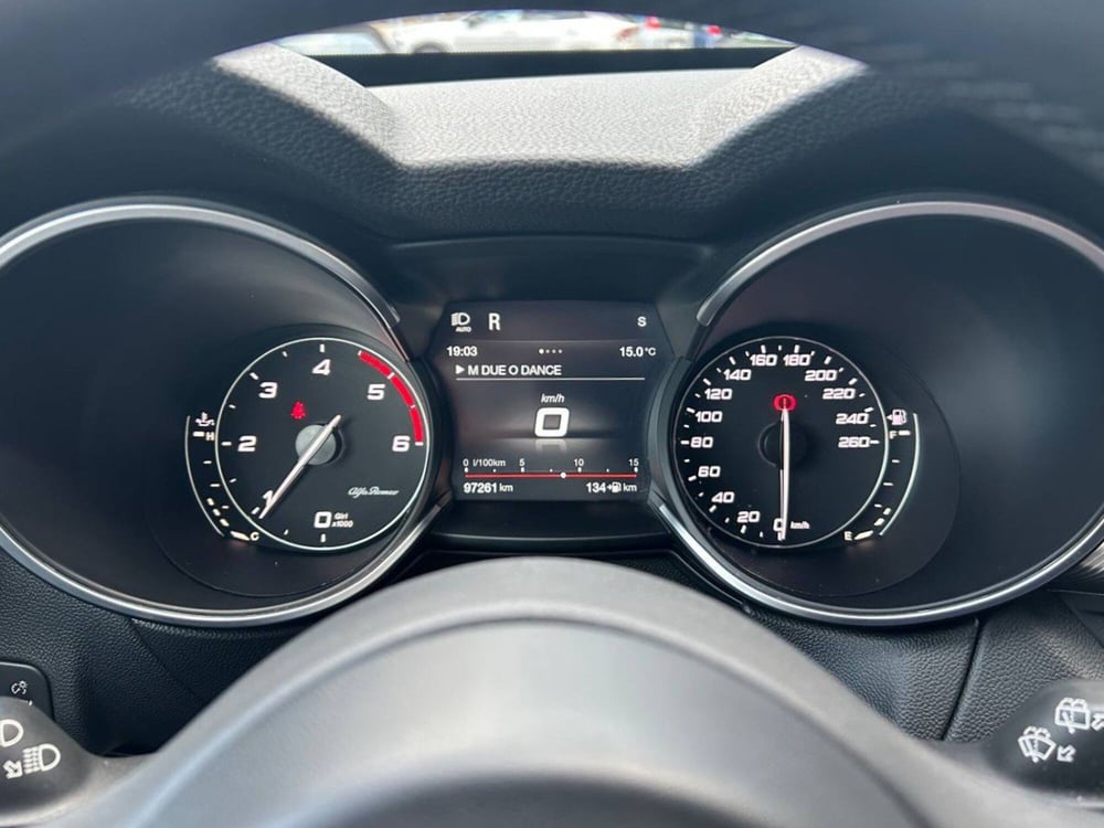 Alfa Romeo Stelvio usata a Ancona (17)