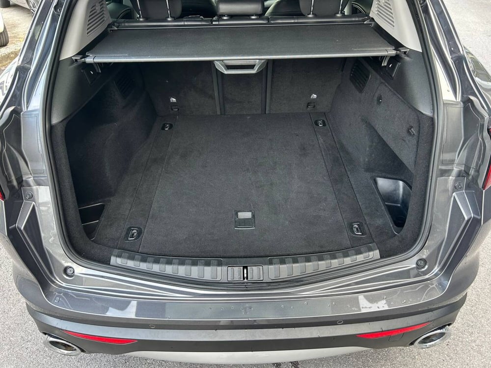 Alfa Romeo Stelvio usata a Ancona (18)