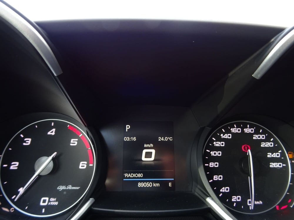 Alfa Romeo Giulia usata a Venezia (8)