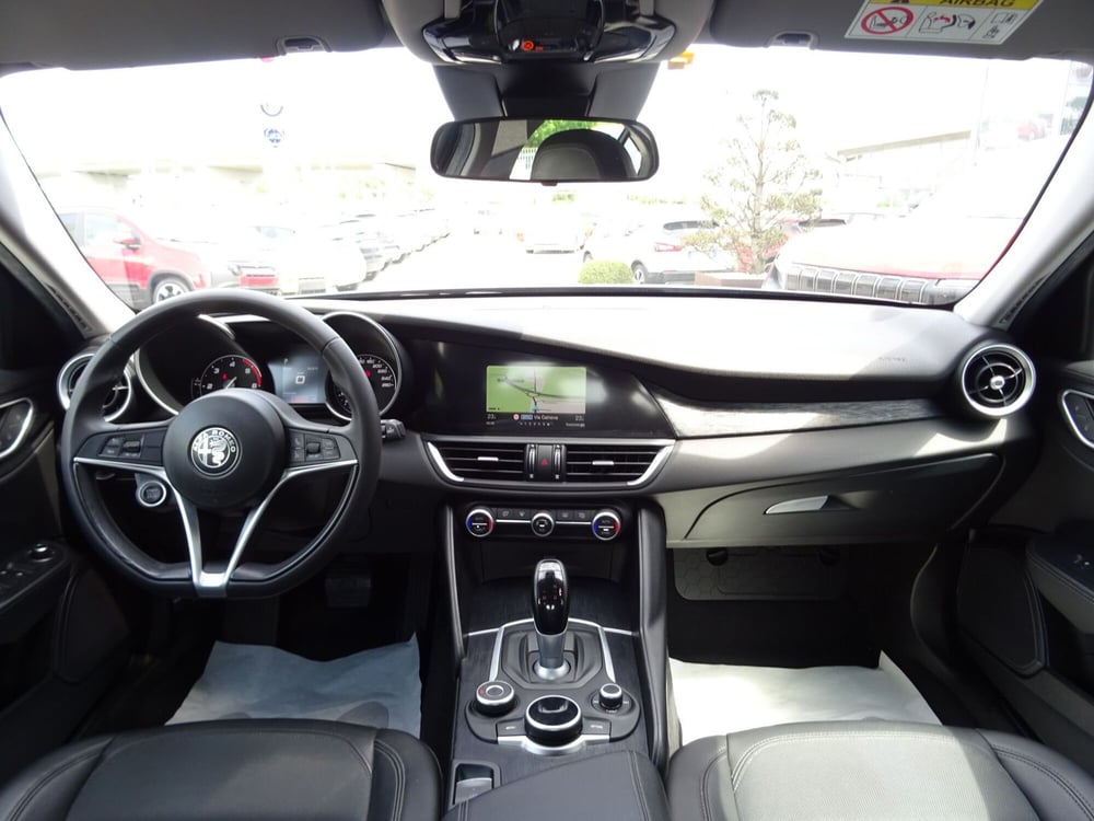 Alfa Romeo Giulia usata a Venezia (9)