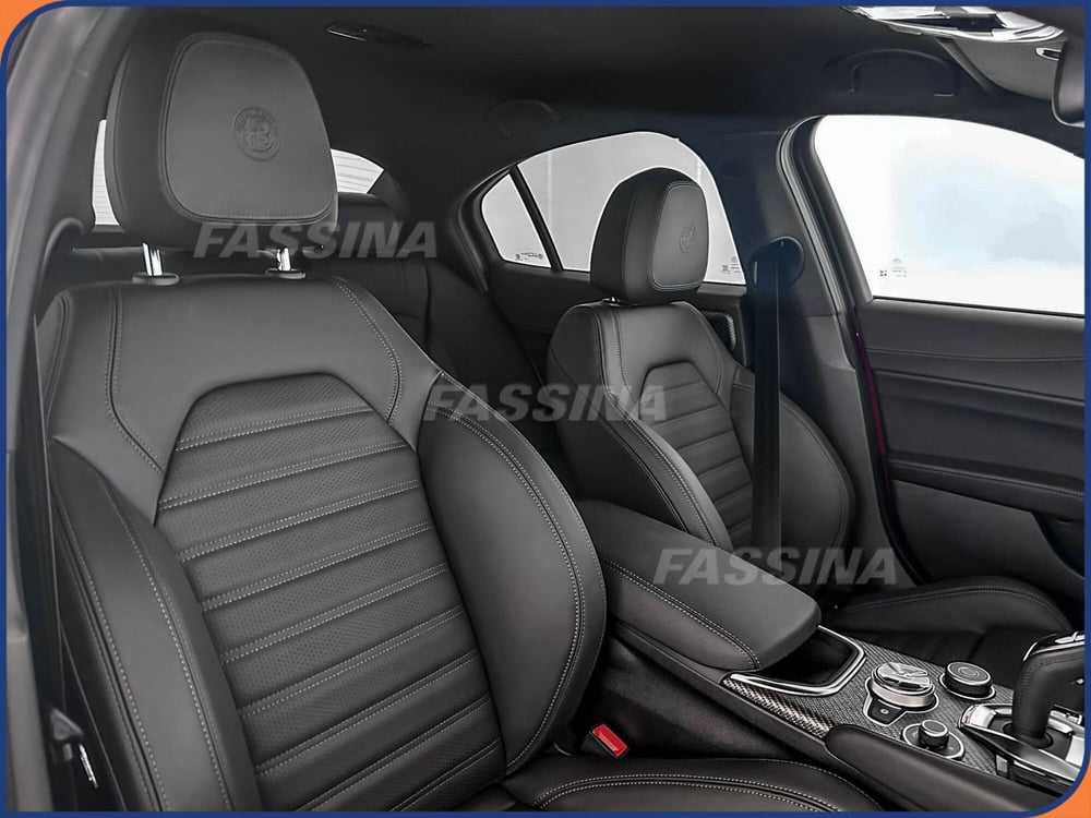 Alfa Romeo Giulia nuova a Milano (13)