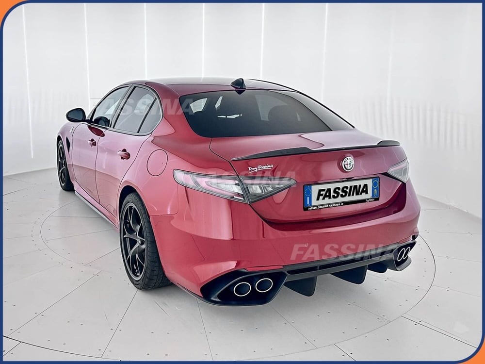 Alfa Romeo Giulia nuova a Milano (4)