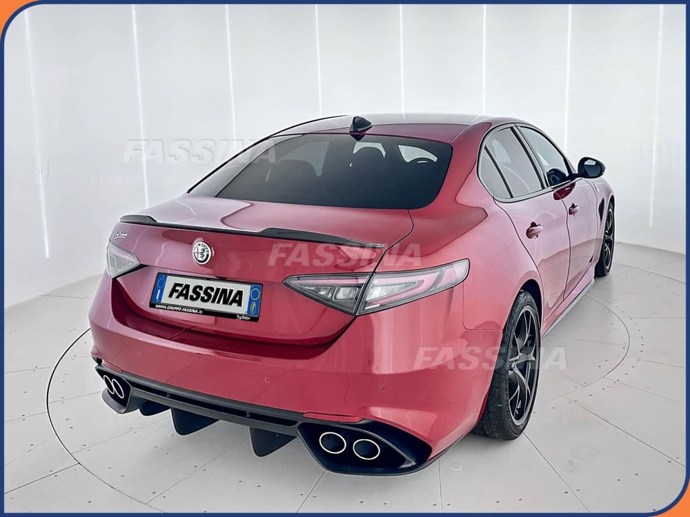 Alfa Romeo Giulia nuova a Milano (6)