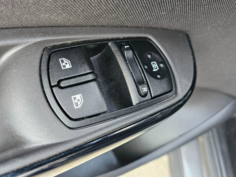 Opel Corsa usata a Foggia (15)