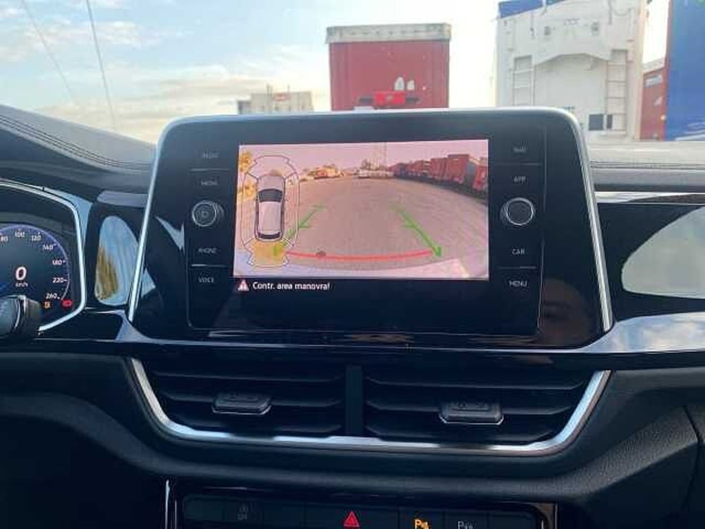 Volkswagen T-Roc nuova a Napoli (13)