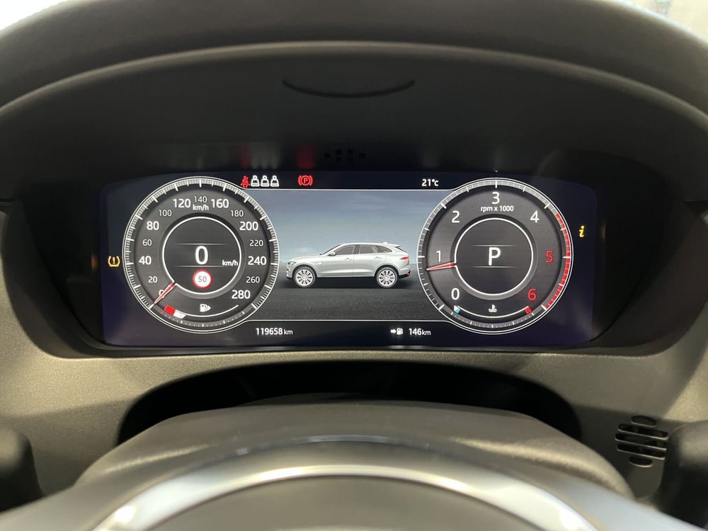Jaguar F-Pace usata a Catania (10)