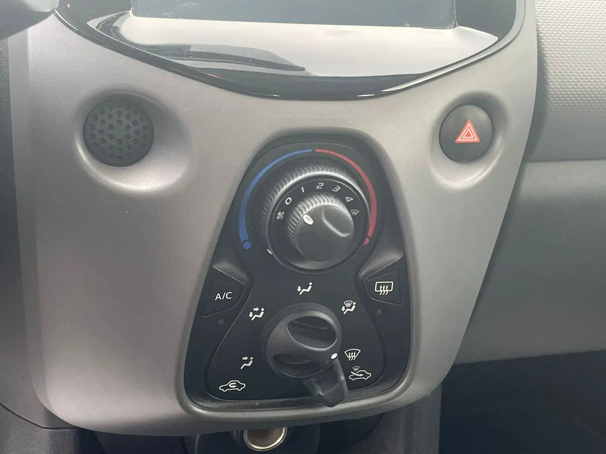 Peugeot 108 usata a Latina (18)