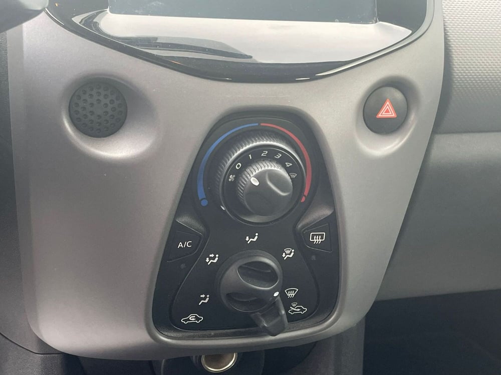 Peugeot 108 usata a Latina (18)