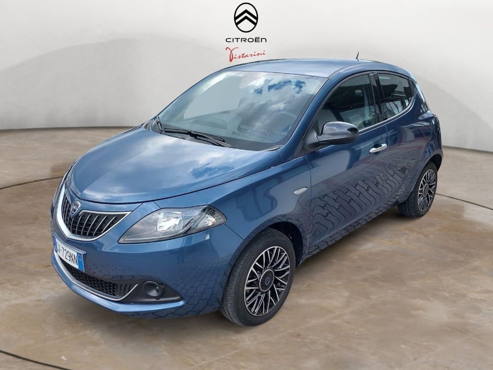 Lancia Ypsilon usata a Pavia