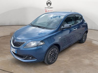 Lancia Ypsilon 1.0 FireFly 5 porte S&amp;S Hybrid Ecochic Silver del 2024 usata a Voghera