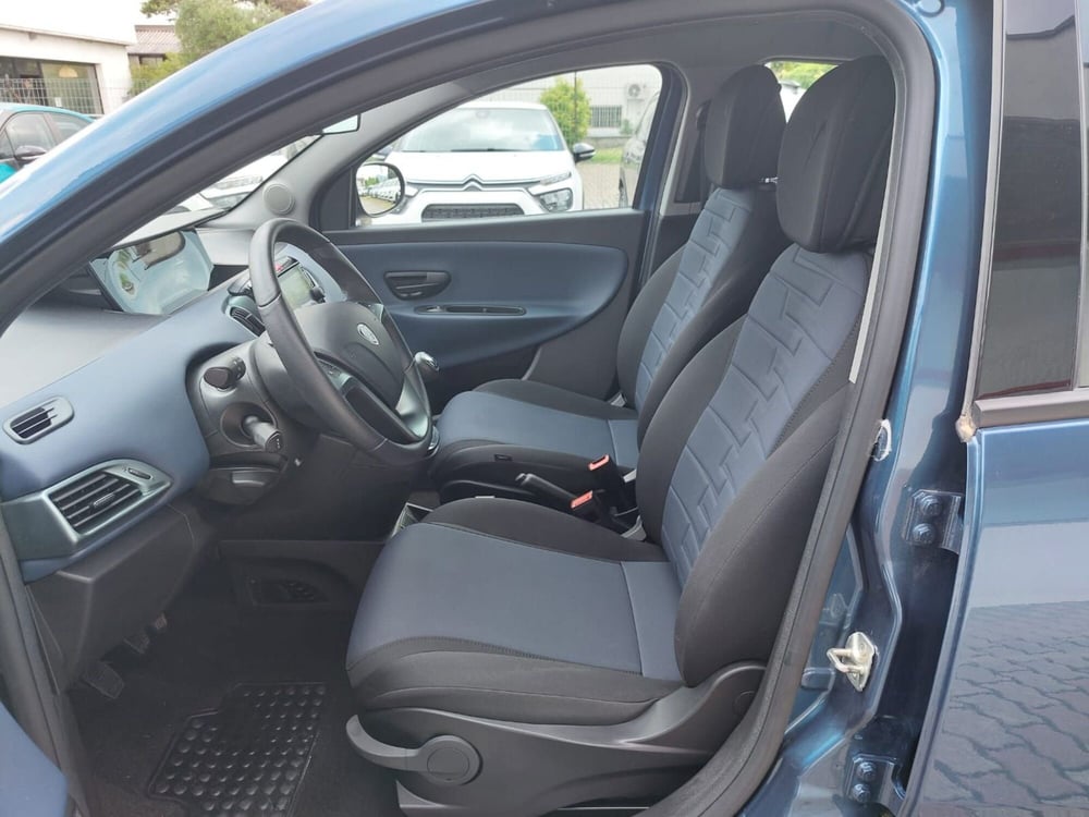 Lancia Ypsilon usata a Pavia (3)