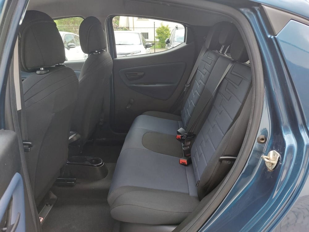 Lancia Ypsilon usata a Pavia (5)