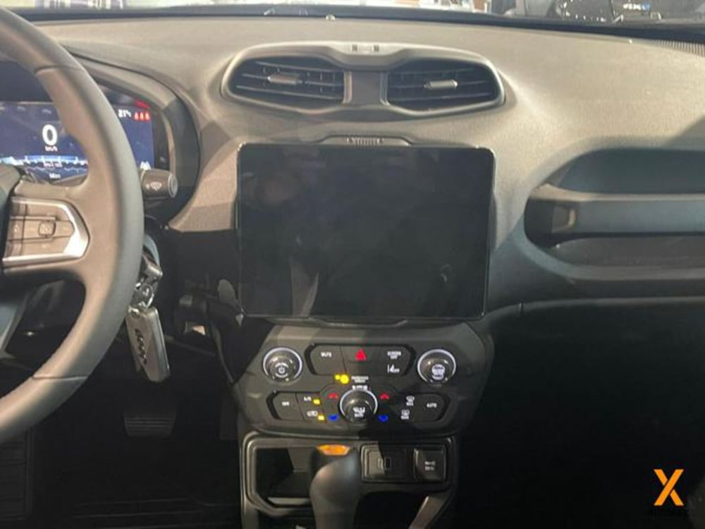 Jeep Renegade nuova a Varese (14)