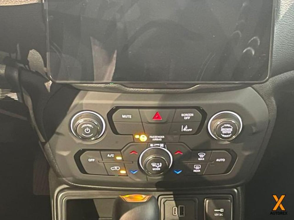Jeep Renegade nuova a Varese (17)