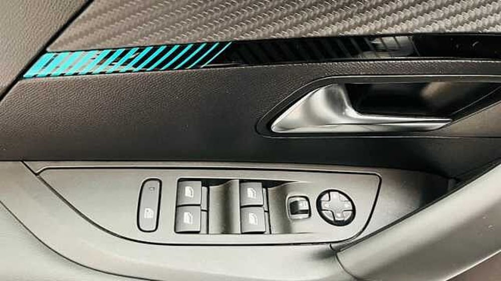 Peugeot 2008 usata a Milano (9)