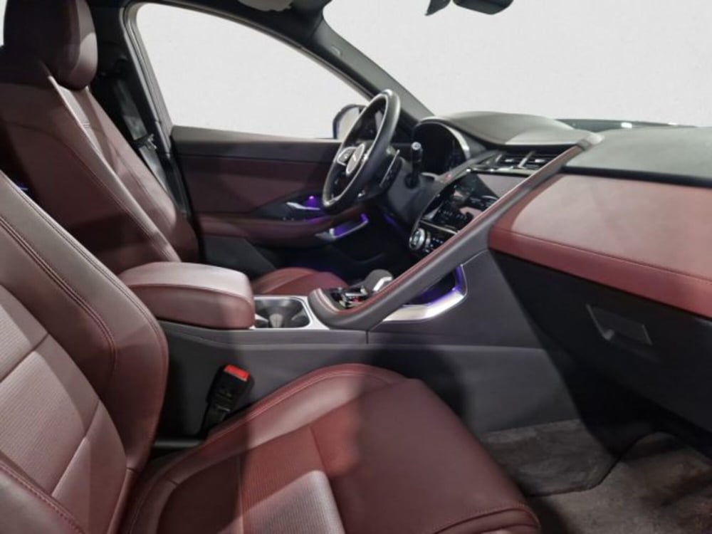 Jaguar E-Pace usata a Livorno (3)