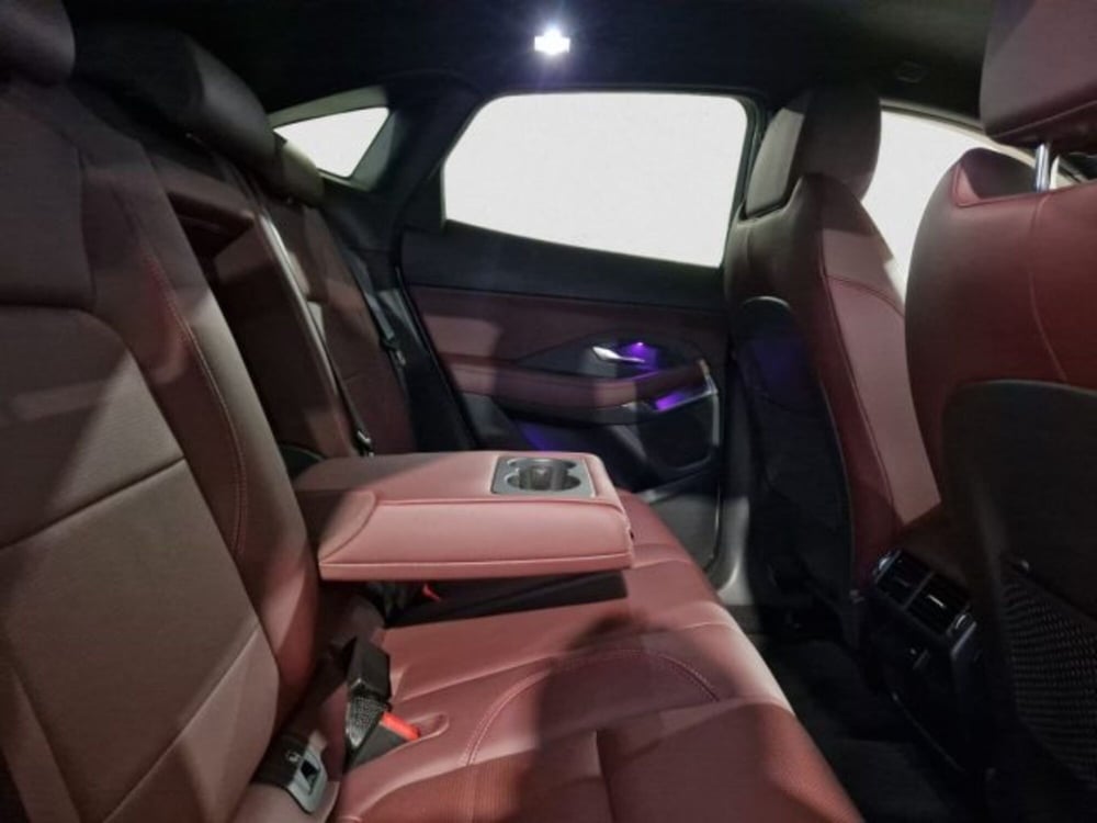Jaguar E-Pace usata a Livorno (5)