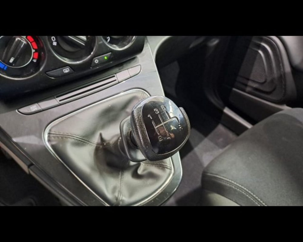 Lancia Ypsilon usata a Aosta (10)