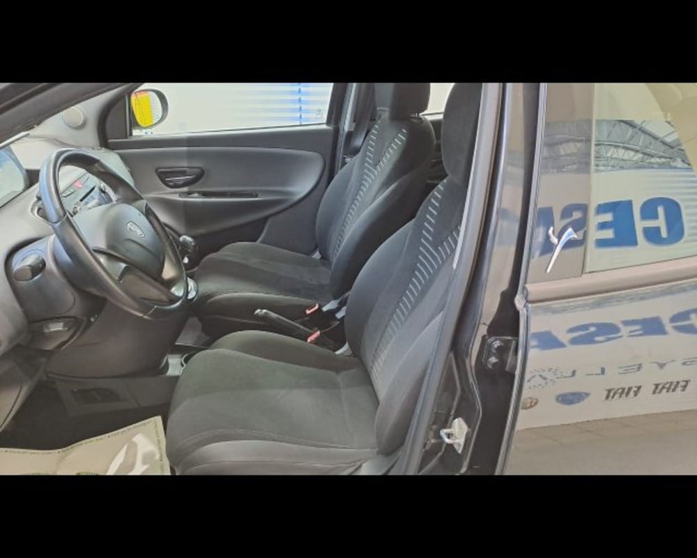 Lancia Ypsilon usata a Aosta (13)