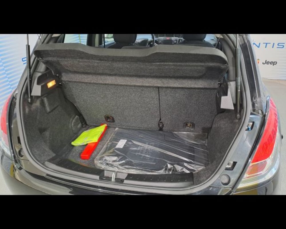 Lancia Ypsilon usata a Aosta (20)