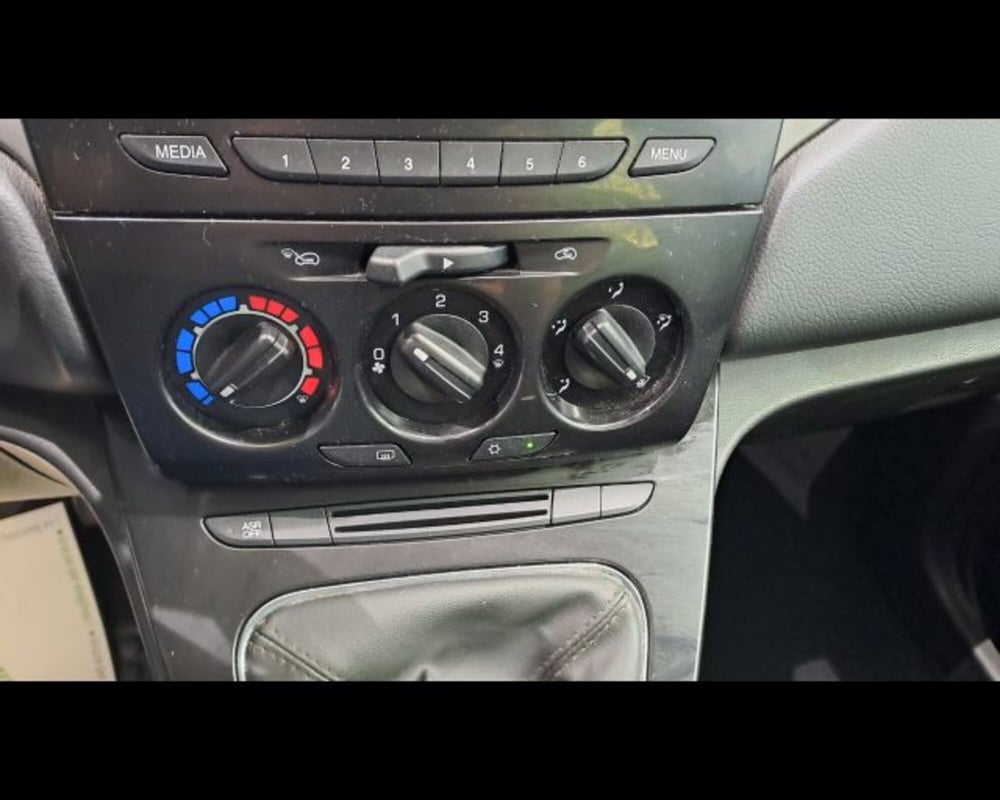 Lancia Ypsilon usata a Aosta (9)