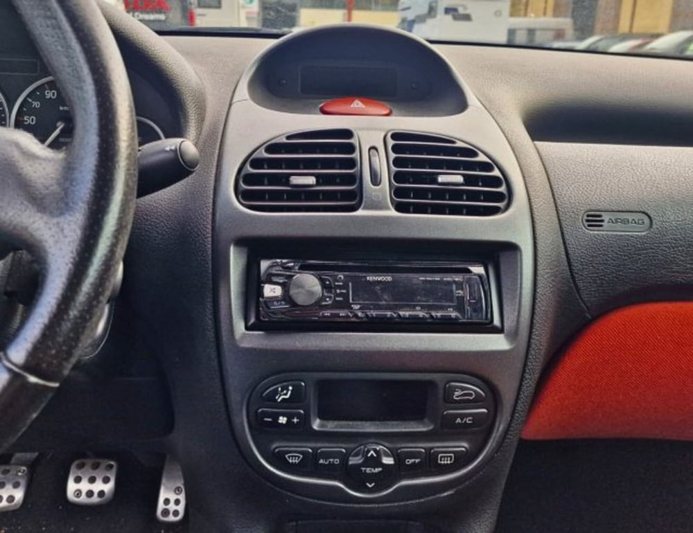 Peugeot 206 Cabrio usata a Verona (9)