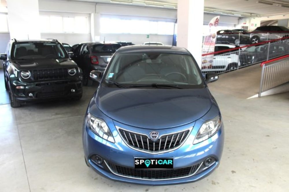 Lancia Ypsilon usata a Terni (2)