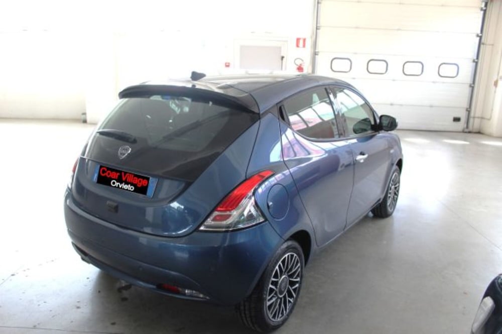 Lancia Ypsilon usata a Terni (4)