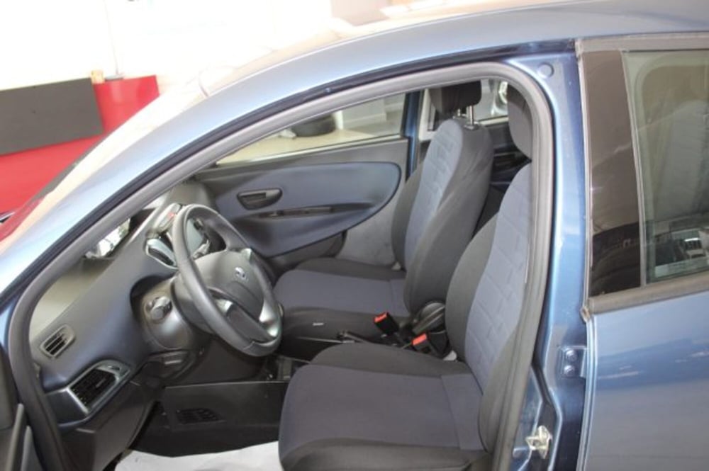 Lancia Ypsilon usata a Terni (7)