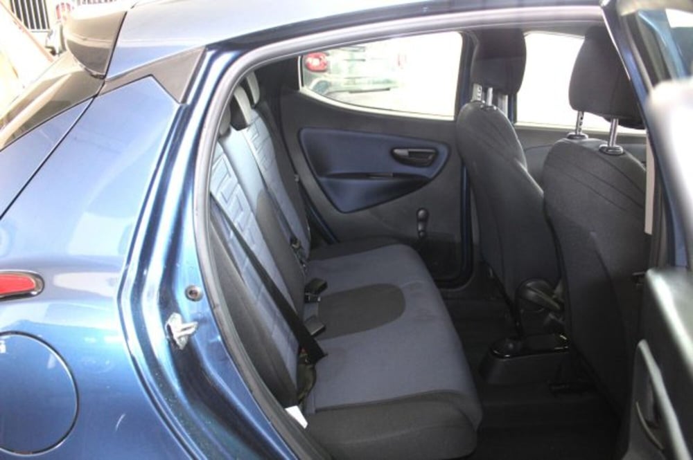 Lancia Ypsilon usata a Terni (9)