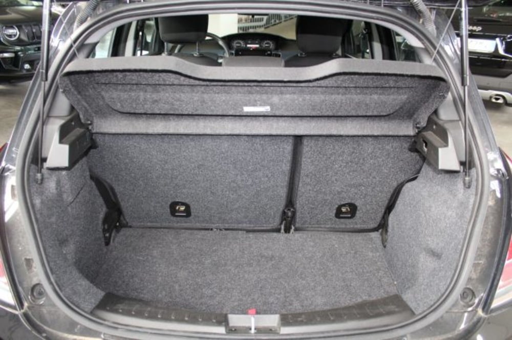 Lancia Ypsilon usata a Terni (10)