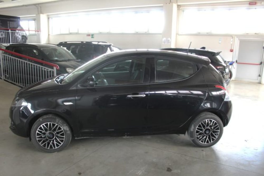 Lancia Ypsilon usata a Terni (3)