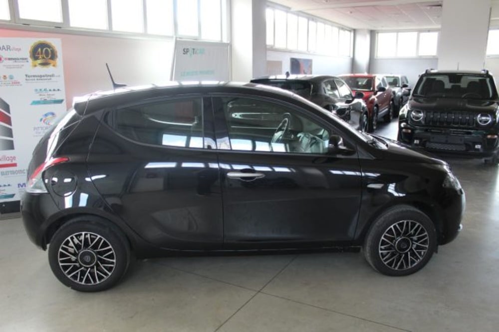 Lancia Ypsilon usata a Terni (6)