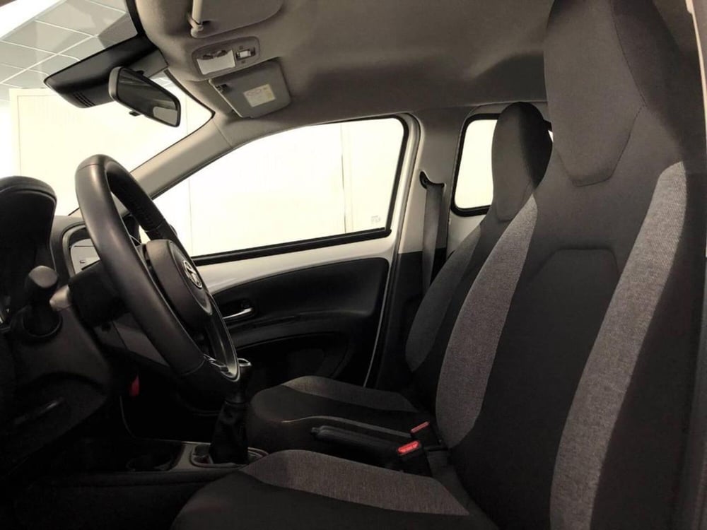 Toyota Aygo X usata a Torino (11)