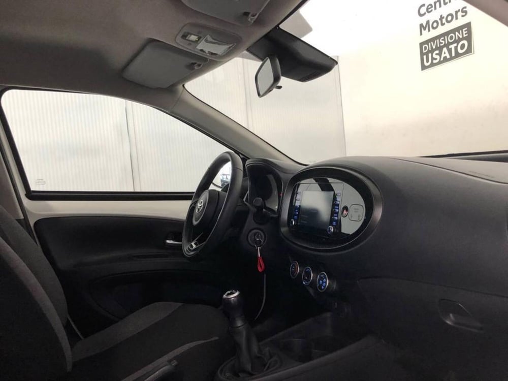 Toyota Aygo X usata a Torino (8)