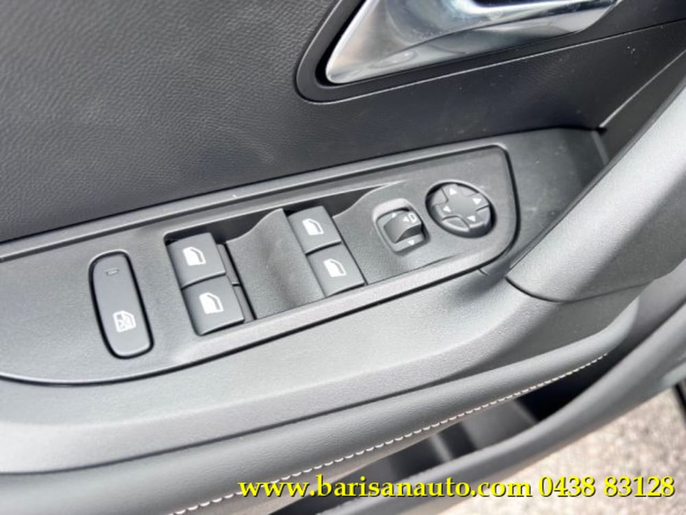 Peugeot 2008 nuova a Treviso (9)