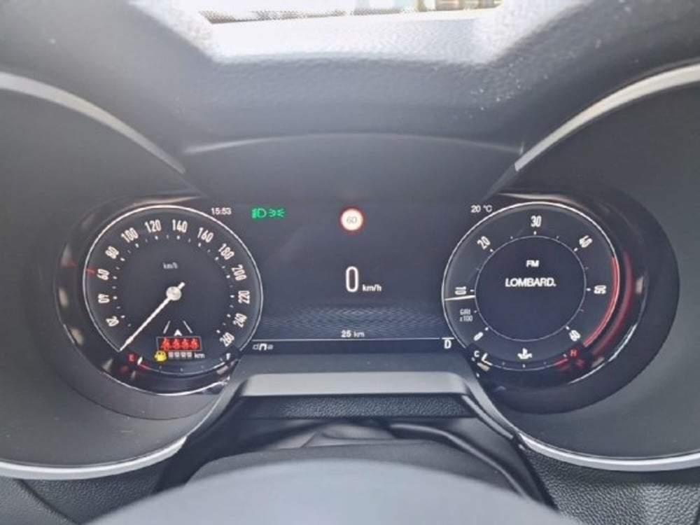 Alfa Romeo Stelvio nuova a Monza e Brianza (10)