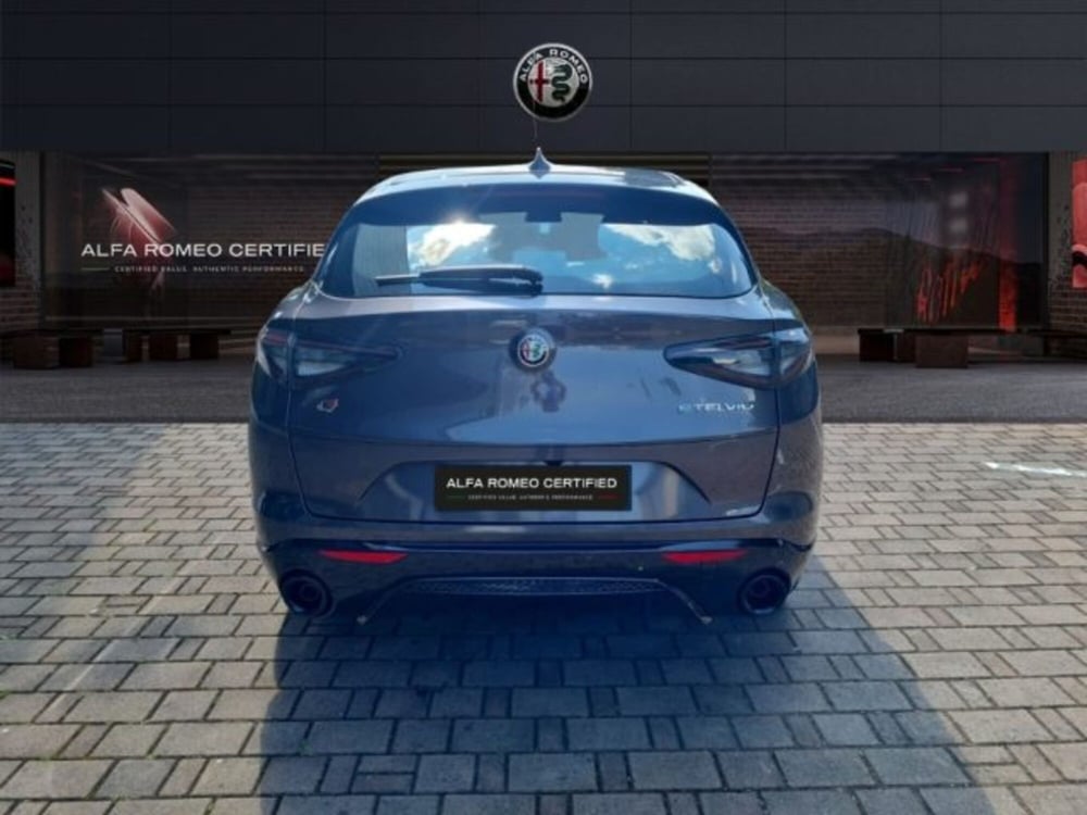 Alfa Romeo Stelvio nuova a Monza e Brianza (5)