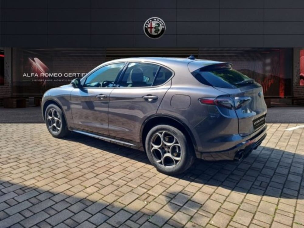 Alfa Romeo Stelvio nuova a Monza e Brianza (7)