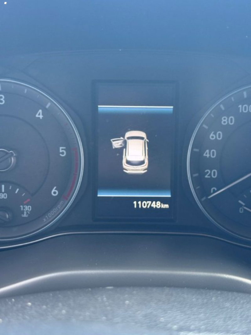 Hyundai Kona usata a Lucca (10)